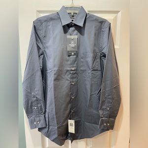 Van Heusen Men’s Fitted Button Up Long Sleeve Shirt Blue Size Small NWT
